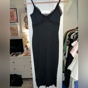 Forever 21 Black Lace Detailed Midi Dress